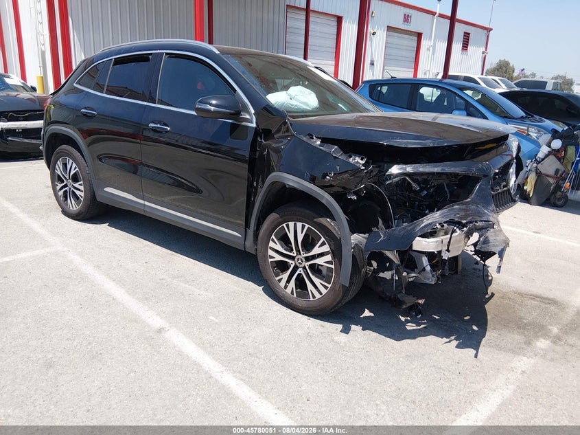 MERCEDES-BENZ GLA 250