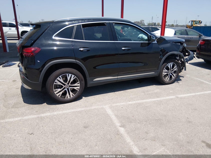 MERCEDES-BENZ GLA 250 - zdjęcie 4
