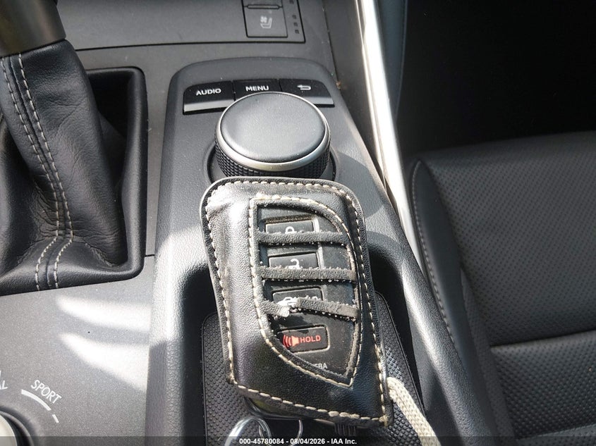 LEXUS IS 200T - zdjęcie 11