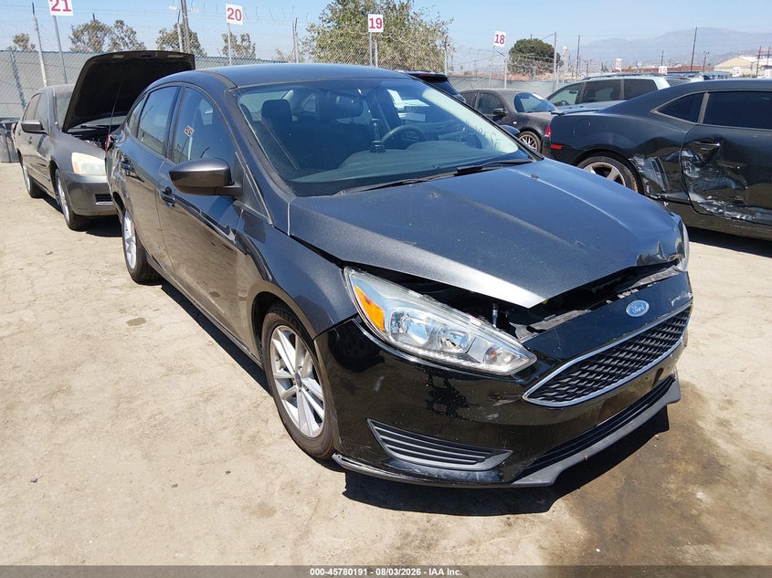 Vin: 1fadp3f24jl328597, lot: 46278971, ford focus se 2018 img_1
