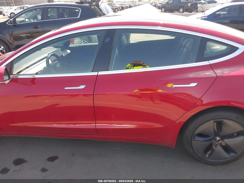 TESLA MODEL 3 - zdjęcie 15
