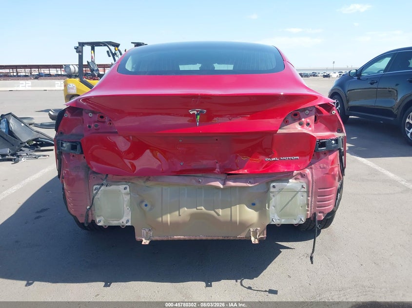 TESLA MODEL 3 - zdjęcie 17