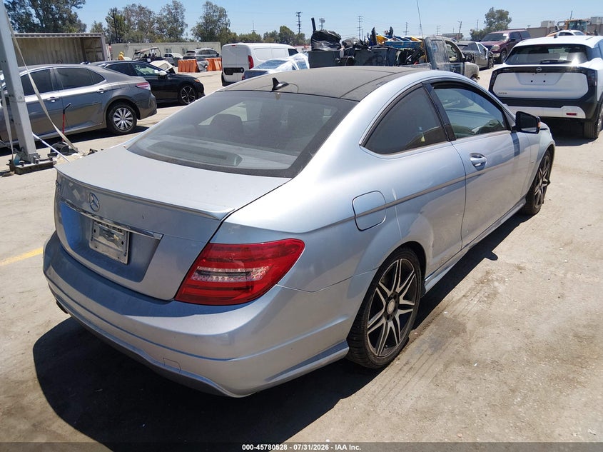 Vin: wddgj4hb8dg033968, lot: 46279308, mercedes-benz c 250 20134