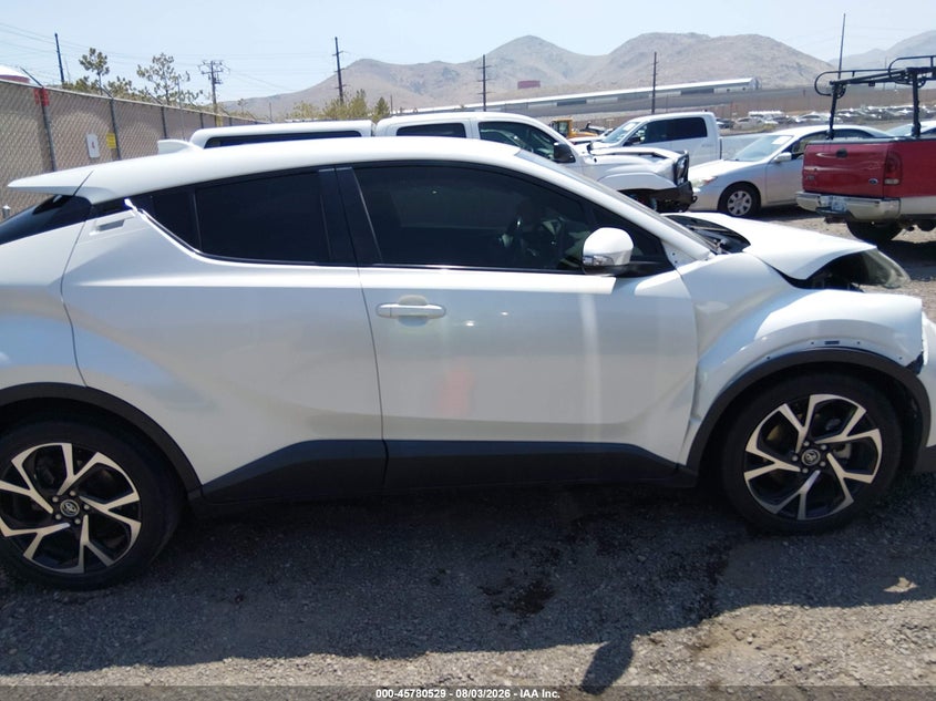 TOYOTA C-HR - zdjęcie 13