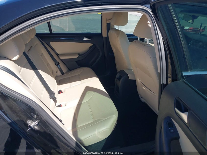 2017 VOLKSWAGEN JETTA auction photo 8