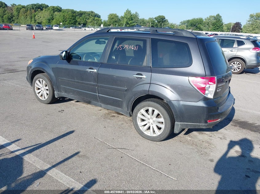 Vin: jf2shaec3dh441012, lot: 46279461, subaru forester 2.5x limited 20133