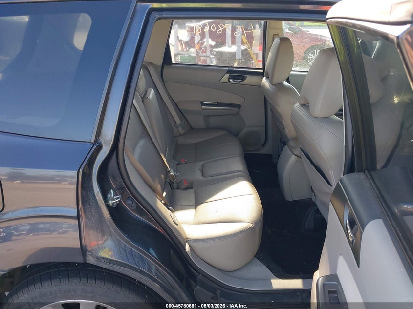 2013 SUBARU FORESTER auction photo 8
