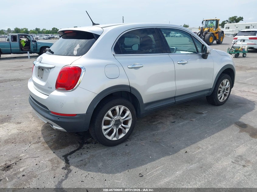2016 FIAT 500X auction photo 4