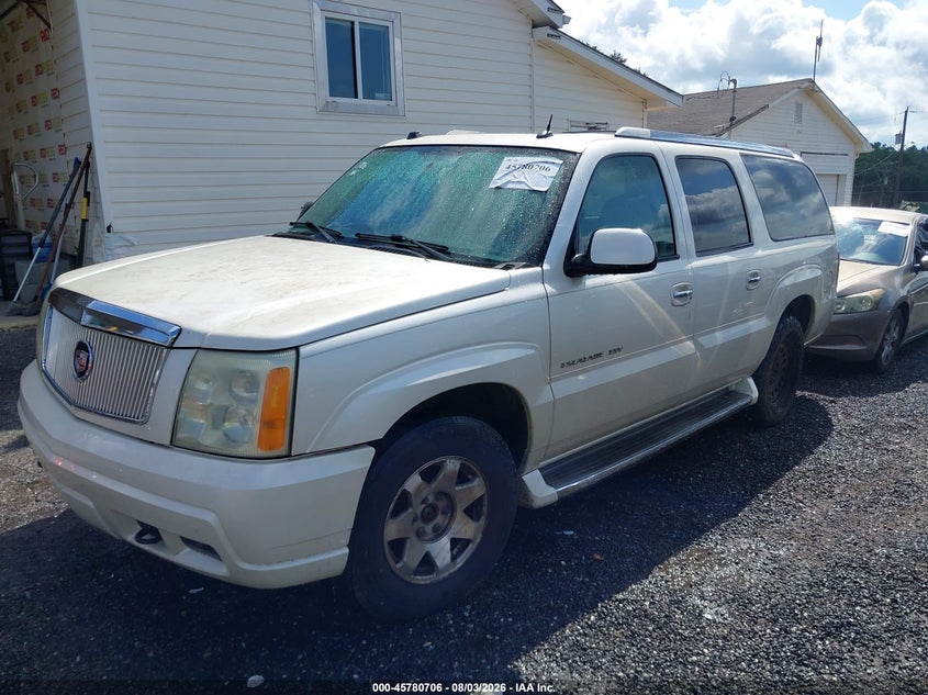 2004 Cadillac Escalade, Normal Wear & Tear, IAAI, VIN 3GYFK66N04G228070 — photo 2
