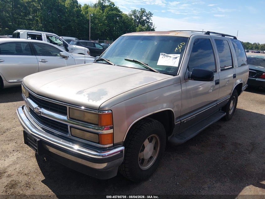 1999 CHEVROLET TAHOE auction photo 2