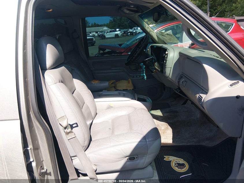 1999 CHEVROLET TAHOE auction photo 5