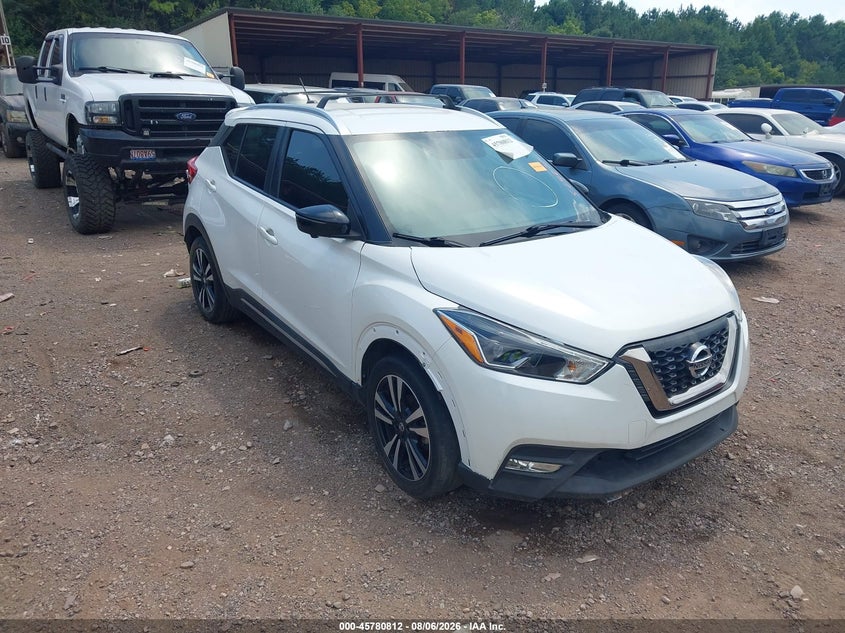 2018 NISSAN KICKS auction photo 1