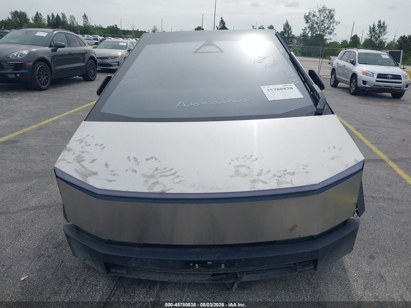 2025 TESLA CYBERTRUCK PICKUP ELECTRIC
