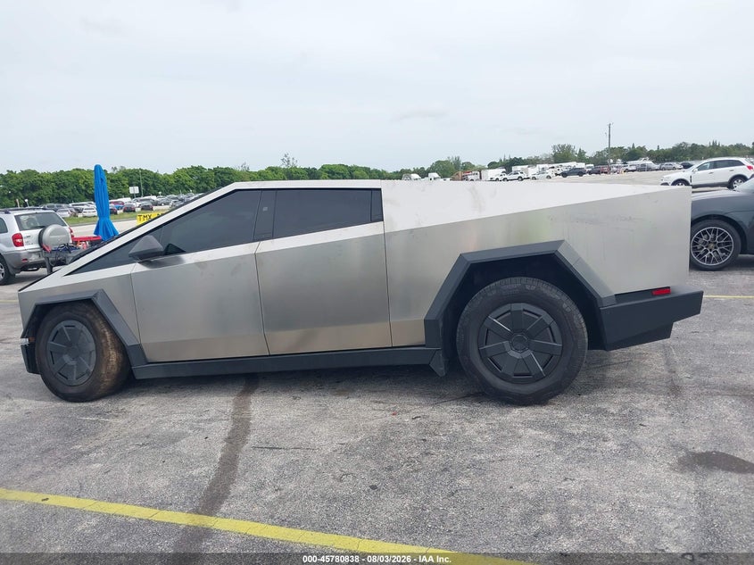 2025 TESLA CYBERTRUCK PICKUP ELECTRIC