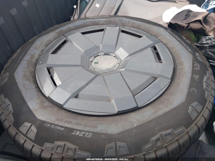 2025 TESLA CYBERTRUCK PICKUP ELECTRIC
