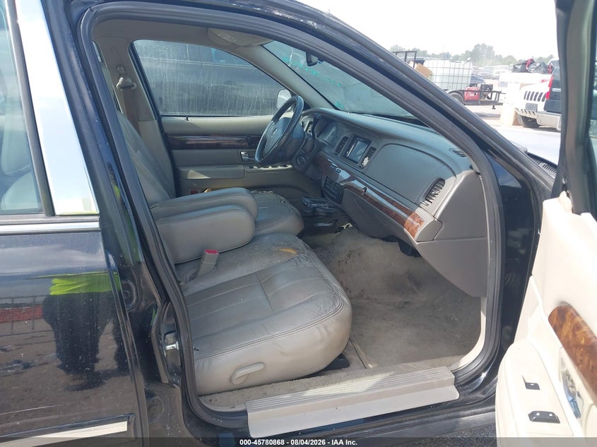 2010 MERCURY GRAND MARQUIS auction photo 5