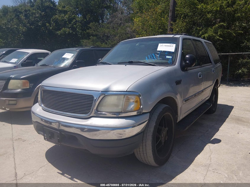 2001 Ford Expedition, Normal Wear & Tear, IAAI, VIN 1FMRU15L61LA26540 — photo 2