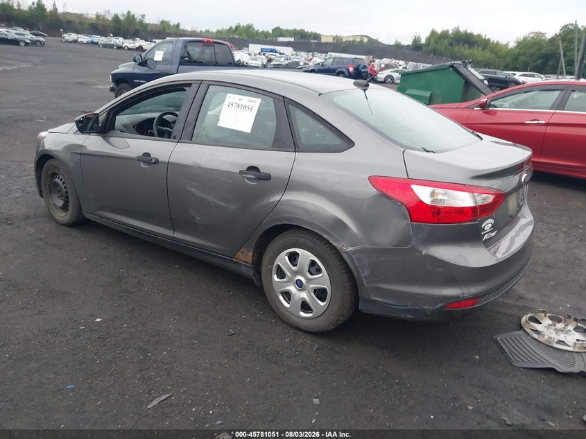 Vin: 1fahp3e21cl407473, lot: 46279875, ford focus s 20123
