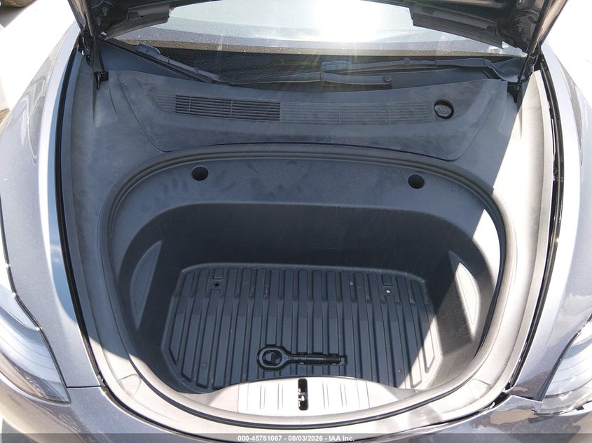 TESLA MODEL 3 - zdjęcie 10
