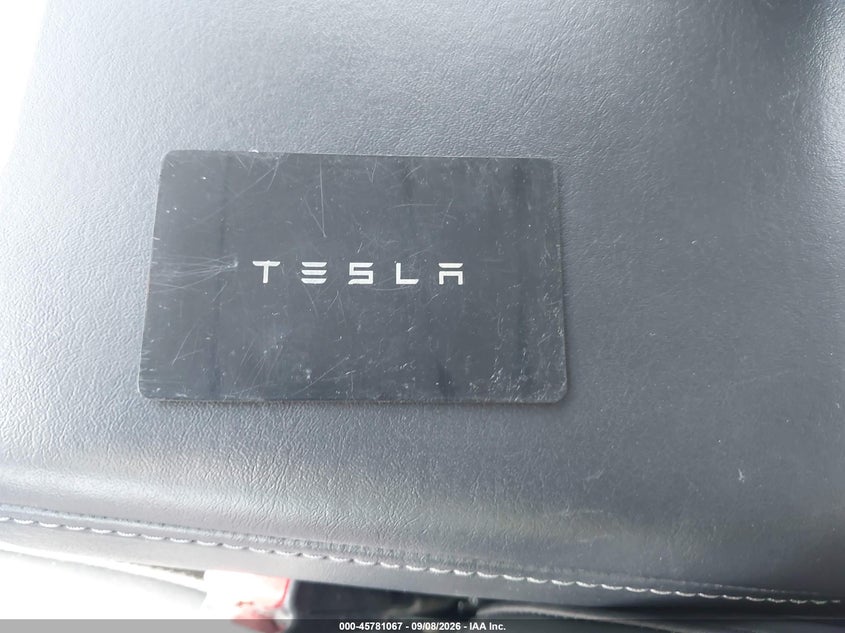 TESLA MODEL 3 - zdjęcie 11