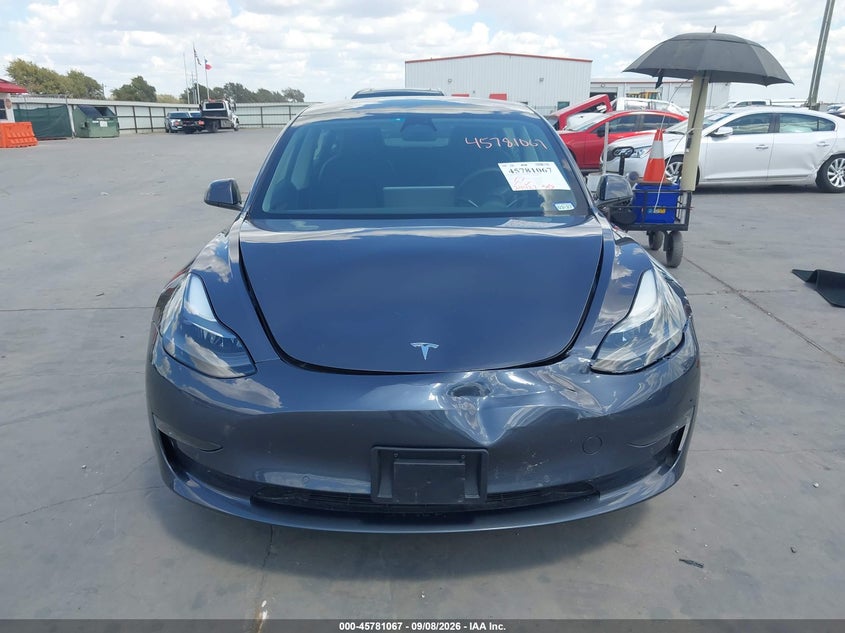 TESLA MODEL 3 - zdjęcie 12