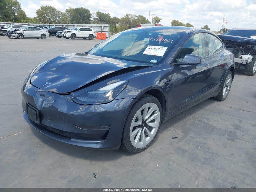 TESLA MODEL 3 - zdjęcie 2