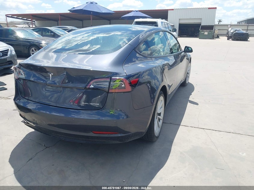 TESLA MODEL 3 - zdjęcie 4