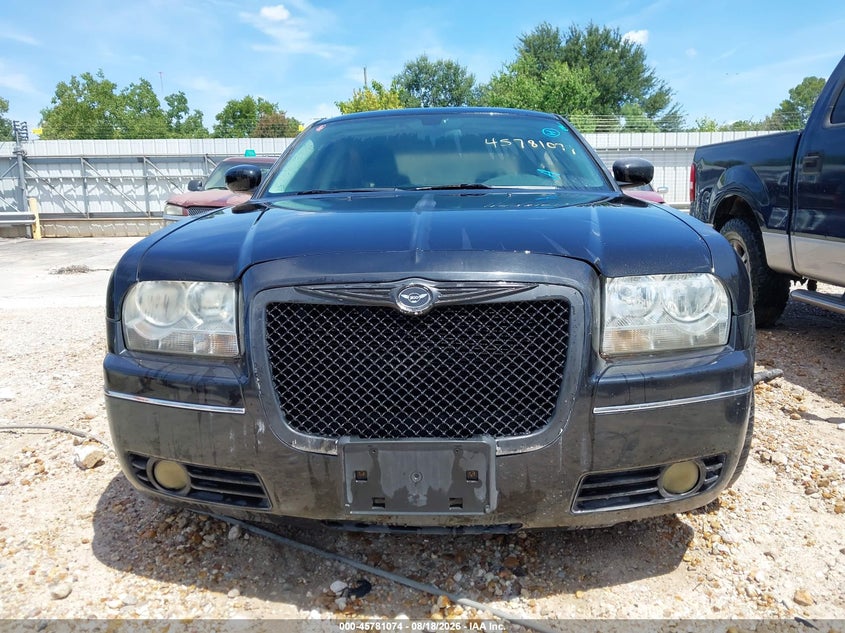2010 CHRYSLER 300 auction photo 6