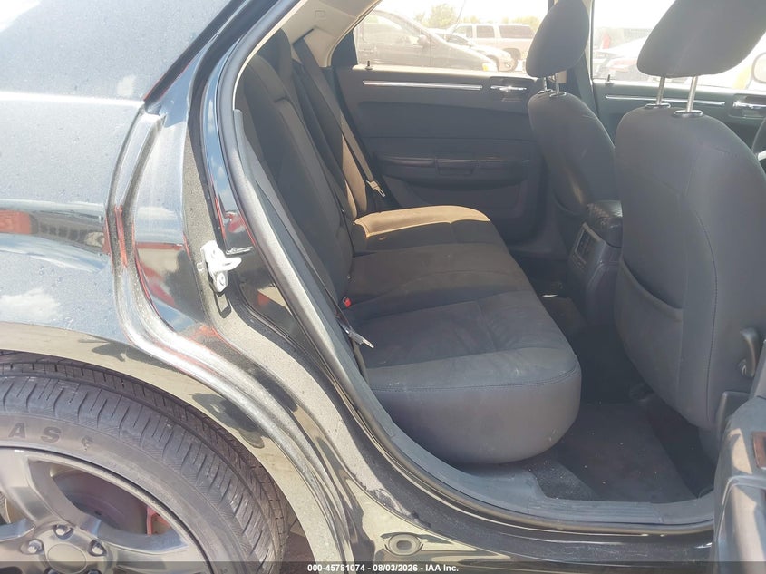 2010 CHRYSLER 300 auction photo 8