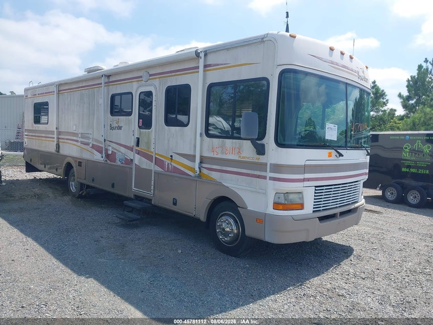 2002 WORKHORSE CUSTOM CHASSIS MOTORHOME CHASSIS auction photo 1