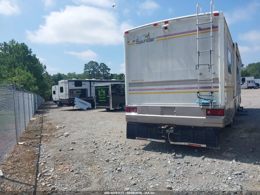 2002 WORKHORSE CUSTOM CHASSIS MOTORHOME CHASSIS auction photo 4