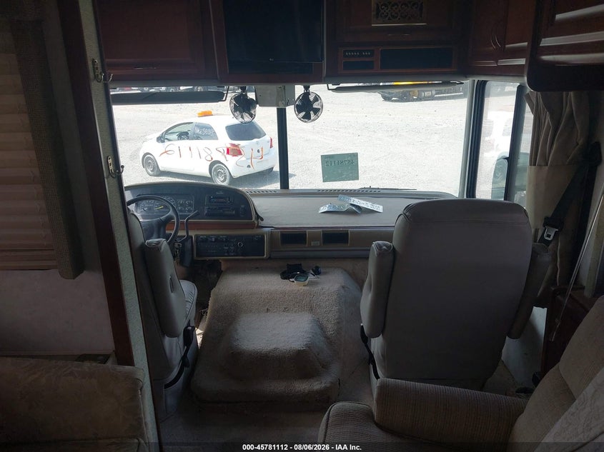 2002 WORKHORSE CUSTOM CHASSIS MOTORHOME CHASSIS auction photo 5
