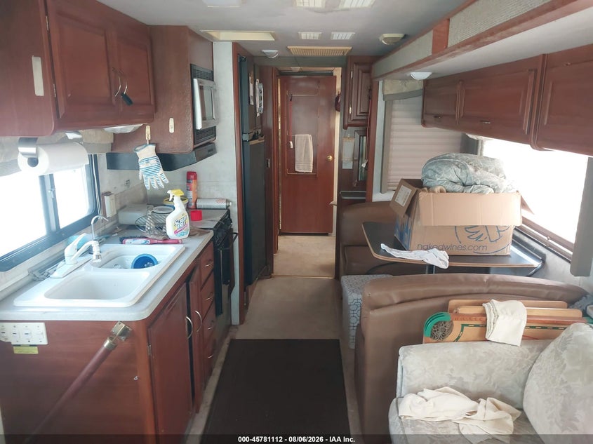 2002 WORKHORSE CUSTOM CHASSIS MOTORHOME CHASSIS auction photo 8