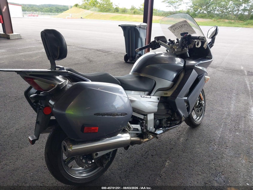 2006 YAMAHA FJR1300 auction photo 4
