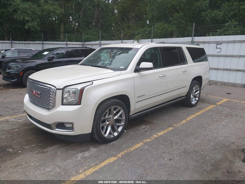 2015 GMC YUKON XL 1500 auction photo 2