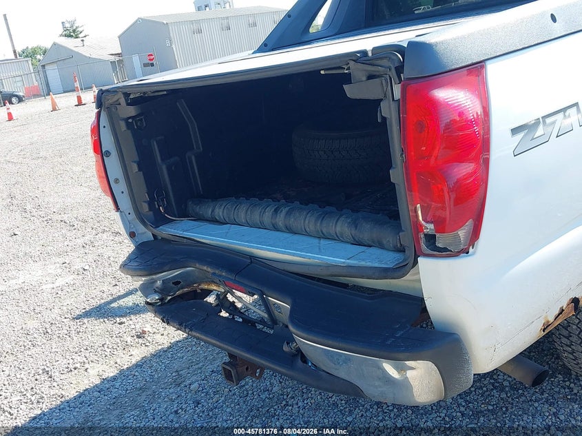 2003 CHEVROLET AVALANCHE 1500 auction photo 6