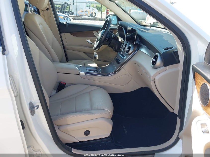 2021 MERCEDES-BENZ GLC 300 auction photo 5