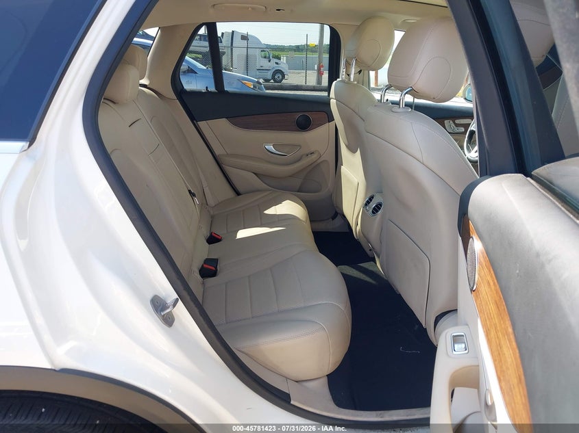 2021 MERCEDES-BENZ GLC 300 auction photo 8