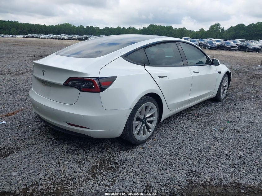TESLA MODEL 3 - zdjęcie 4