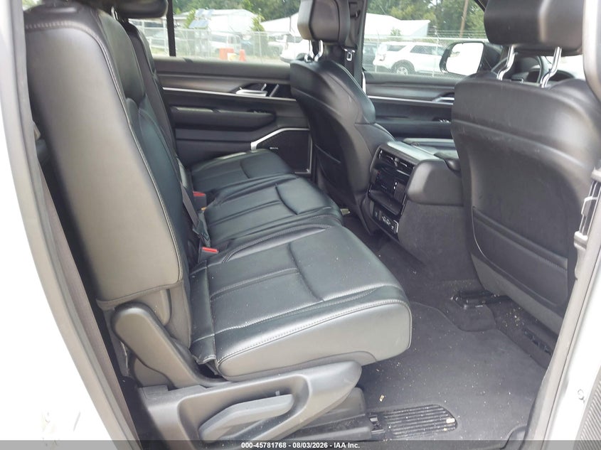 2024 JEEP WAGONEER L auction photo 8