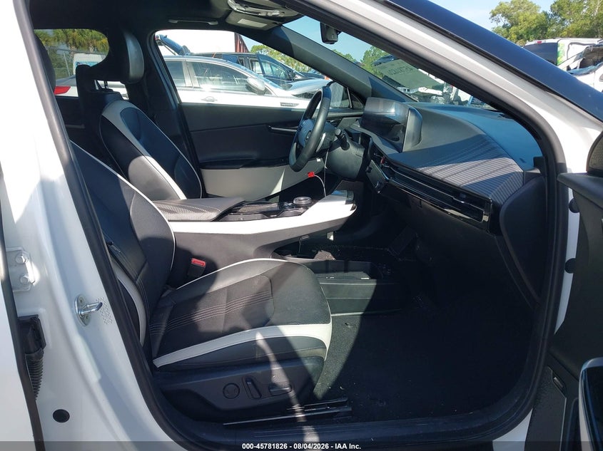 2022 KIA EV6 auction photo 5