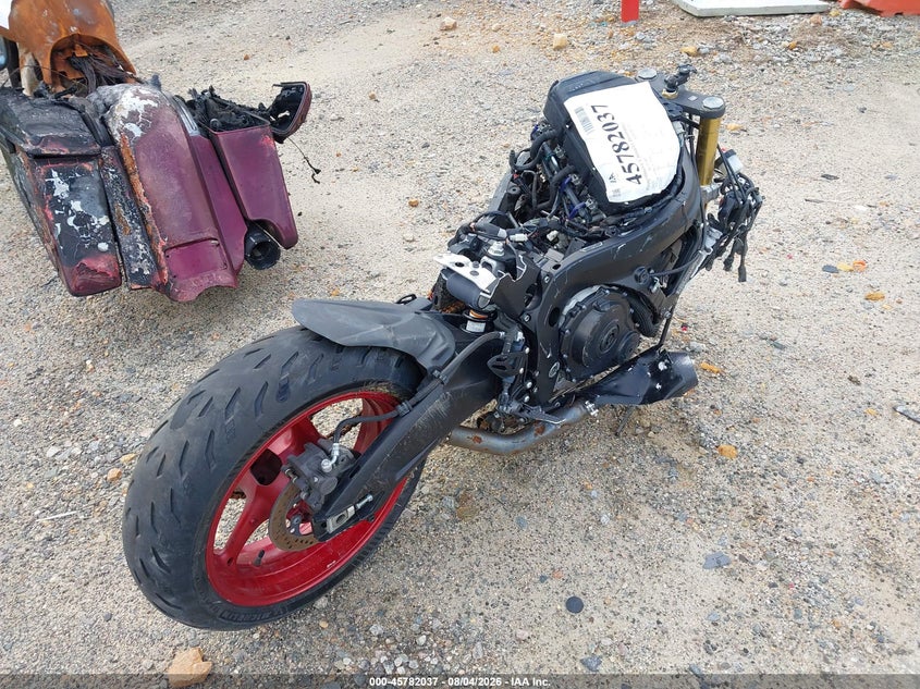 2025 SUZUKI GSX-R750 auction photo 4