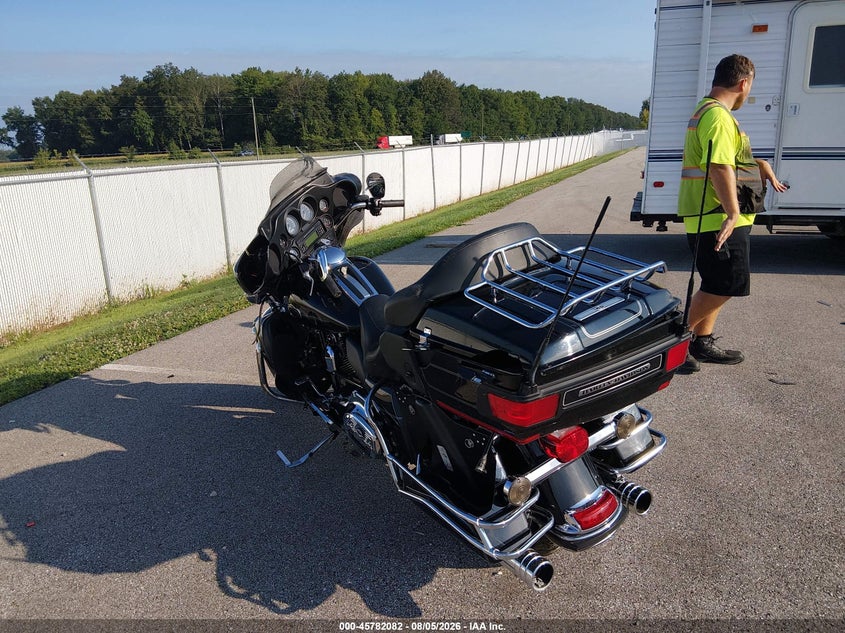 HARLEY-DAVIDSON FLHTCU 2010