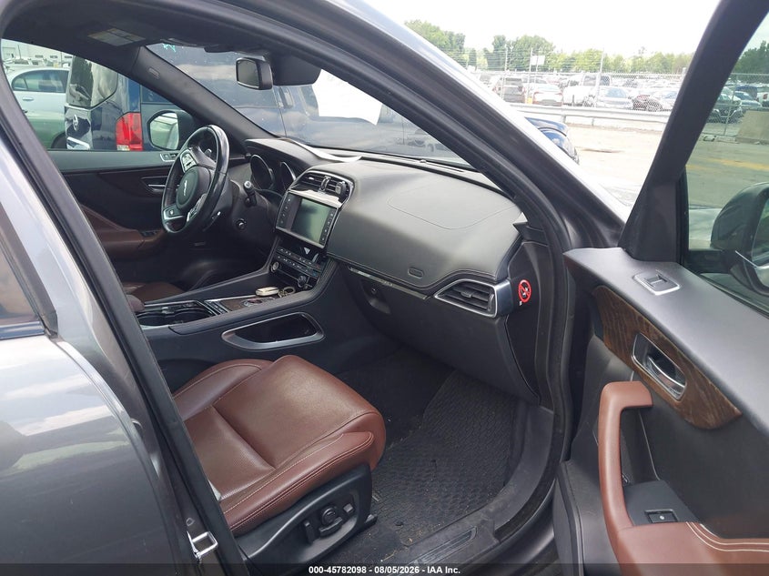 2017 JAGUAR F-PACE auction photo 5