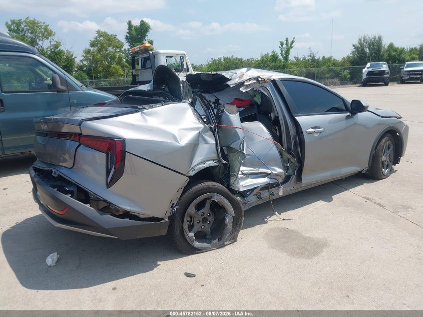 Vin: 3kpft4de6se054668, lot: 46280975, kia k4 lxs 20254