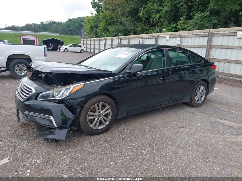2015 HYUNDAI SONATA auction photo 2