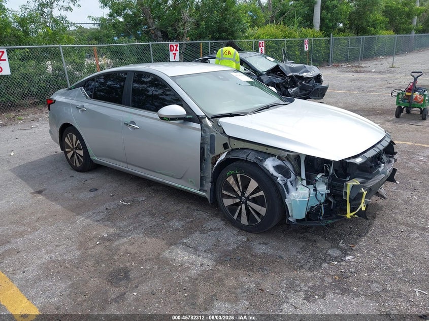 Vin: 1n4bl4dv1nn346118, lot: 46281136, nissan altima sv fwd 2022 img_1