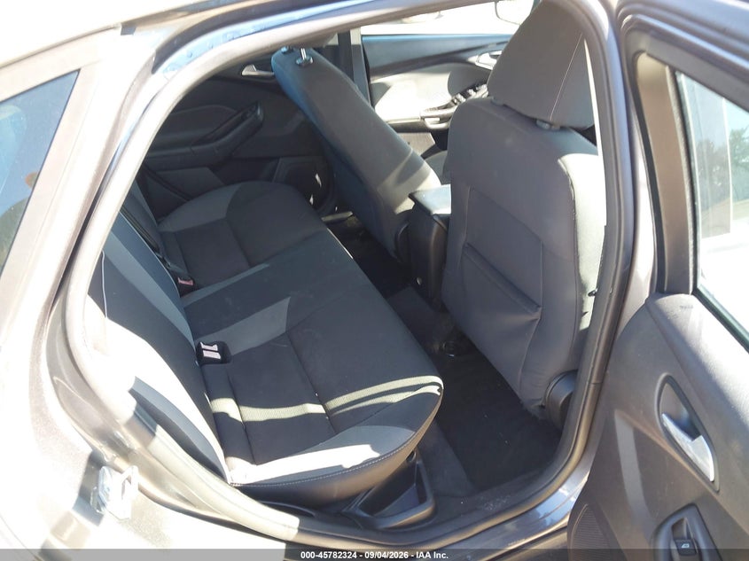 FORD FOCUS 2014 VIN 1FADP3F21EL426346