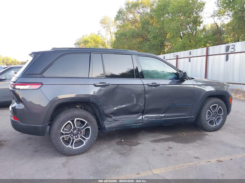 JEEP GRAND CHEROKEE 4XE - zdjęcie 13