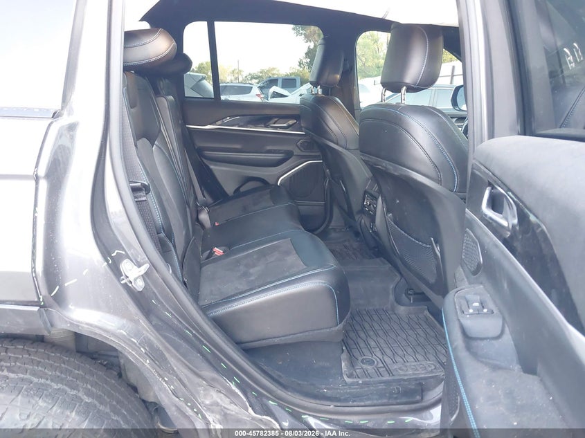 JEEP GRAND CHEROKEE 4XE - zdjęcie 8